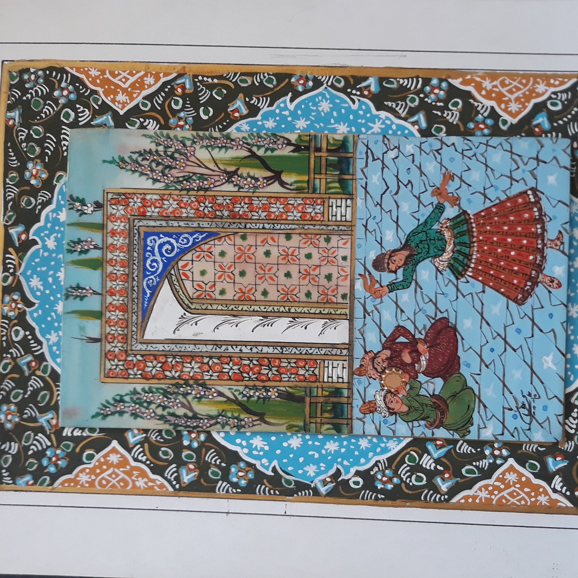 مبنیاتور با حاشیه سبک مسجدی